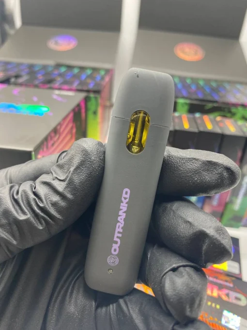 outranked 2g disposable